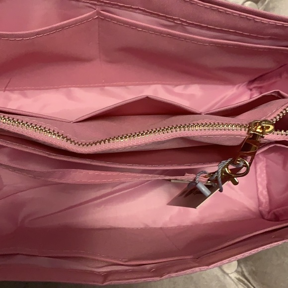 Handbag organizer, easily transfer from bag to bag - Picture 8 of 9